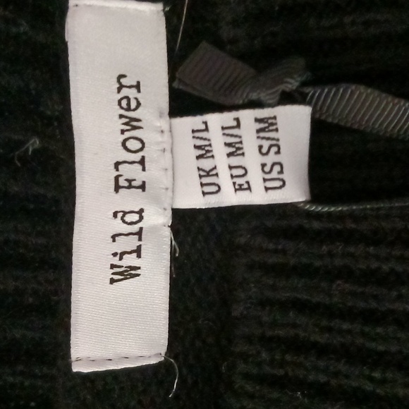 NWT - Wild Flower Black Flower Sweater - Size S/M - Picture 5 of 7